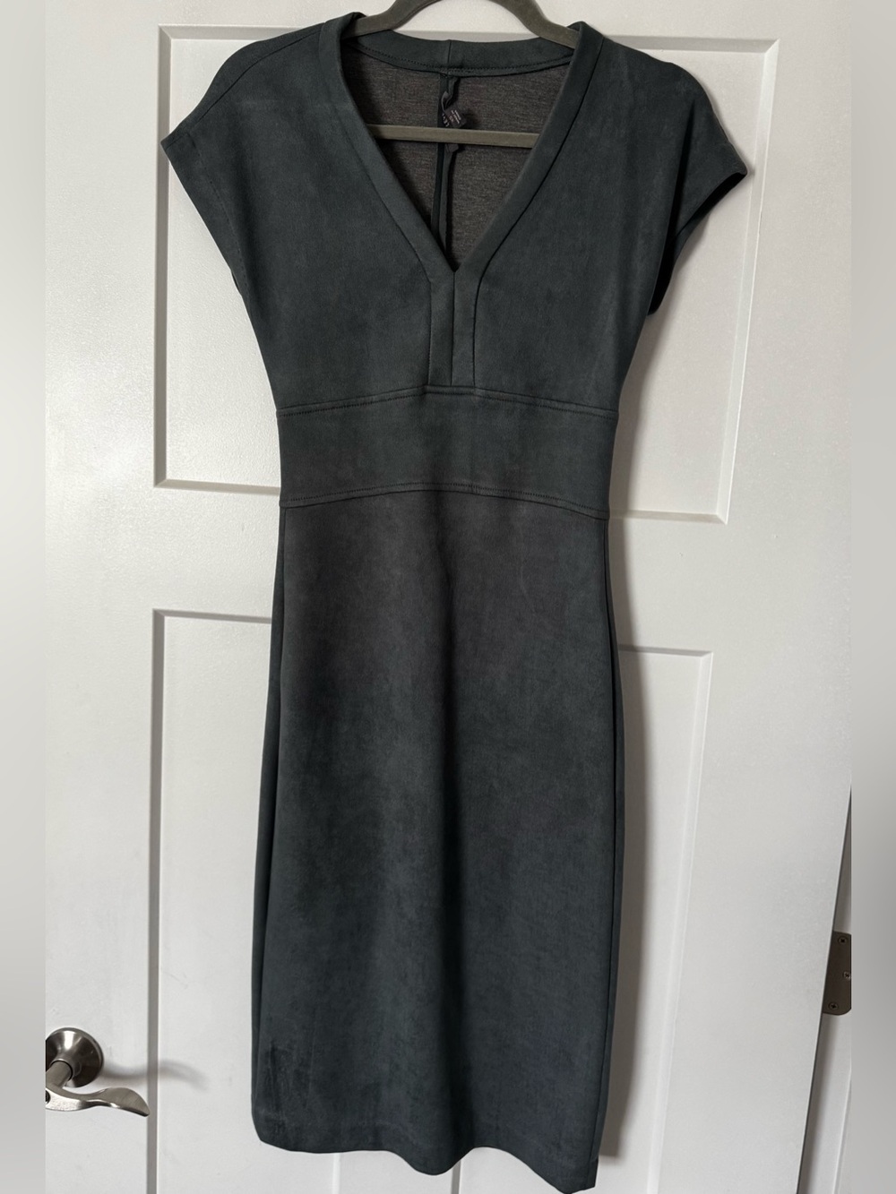 Level 99 V-Neck Velvet Midi Sheath Dress - XS (Smokey Gray Blue)